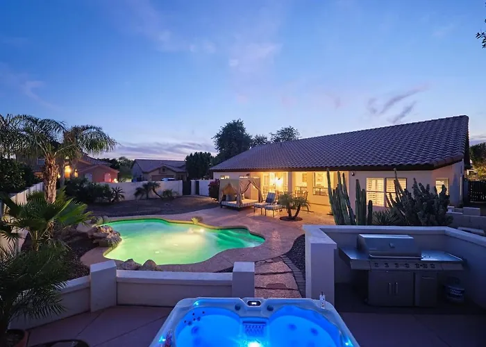 Holiday home Arabian Nights - Private Pool - Hot Tub - Games! *